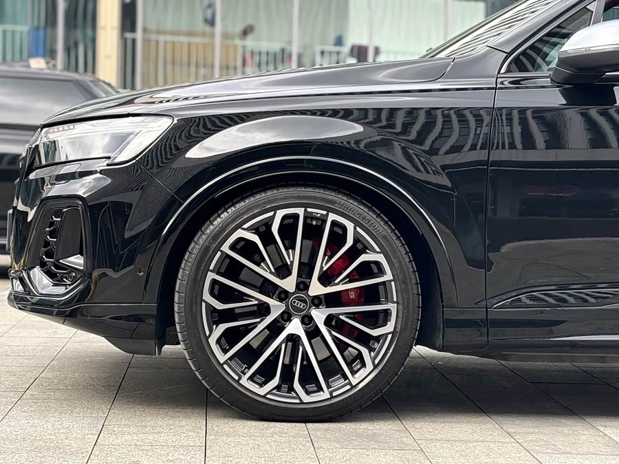 Audi SQ7 2024 изображение автомобиля #19