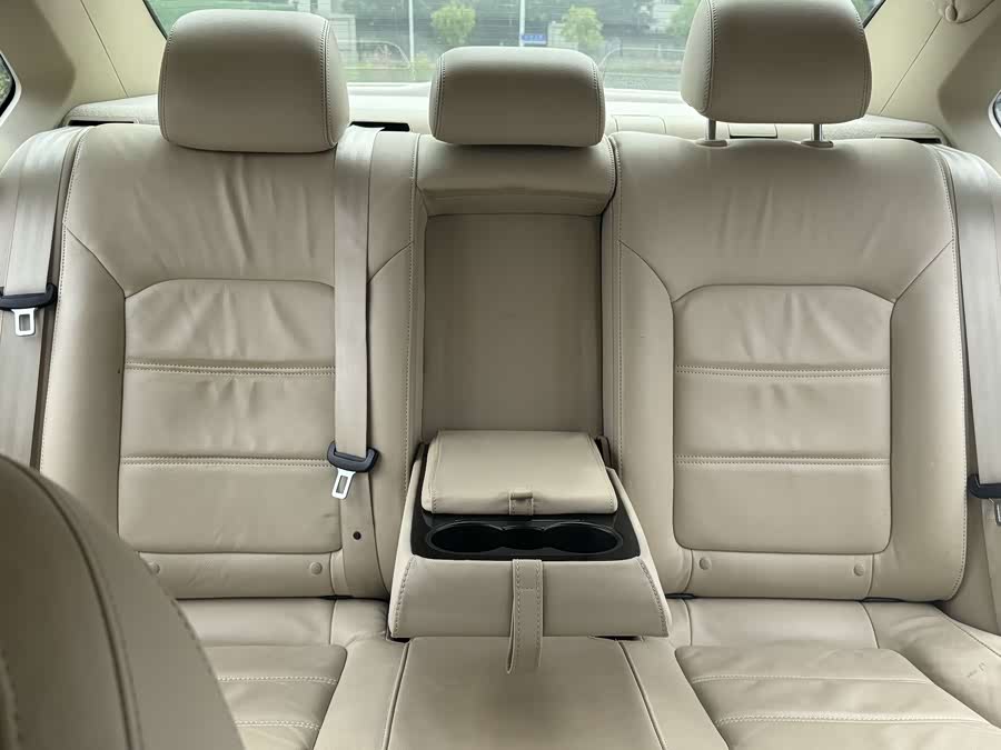 Volkswagen Passat 2014 imagen de coche #19