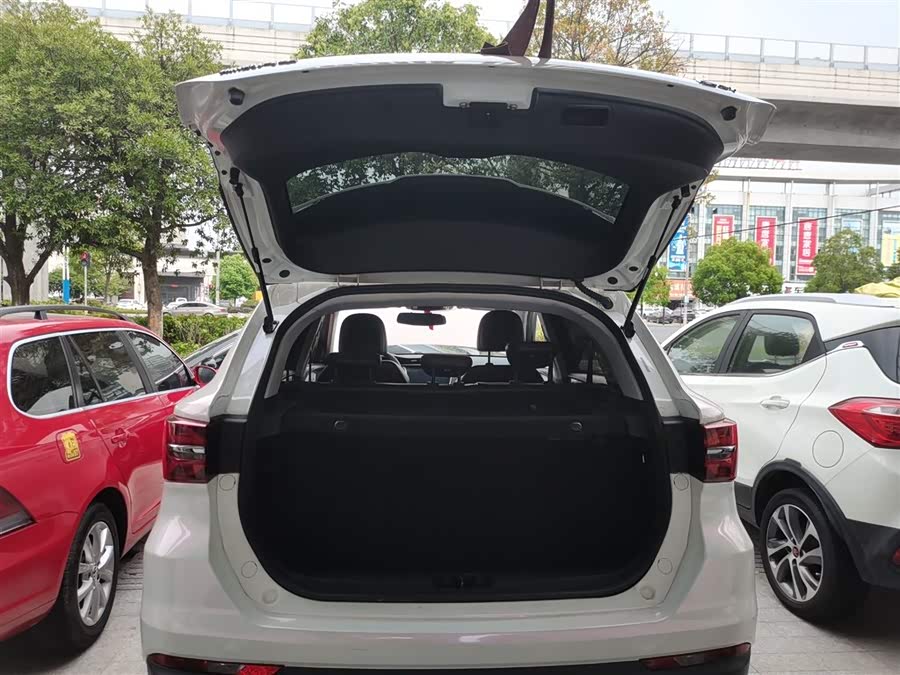 SWM斯威汽车 SWM斯威G01 2018 #19 SWM斯威汽车 SWM斯威G01 2018 汽车图片 #19