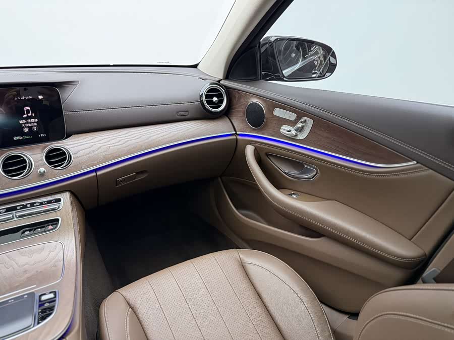 Mercedes-Benz E Class New Energy 2023 car image #19