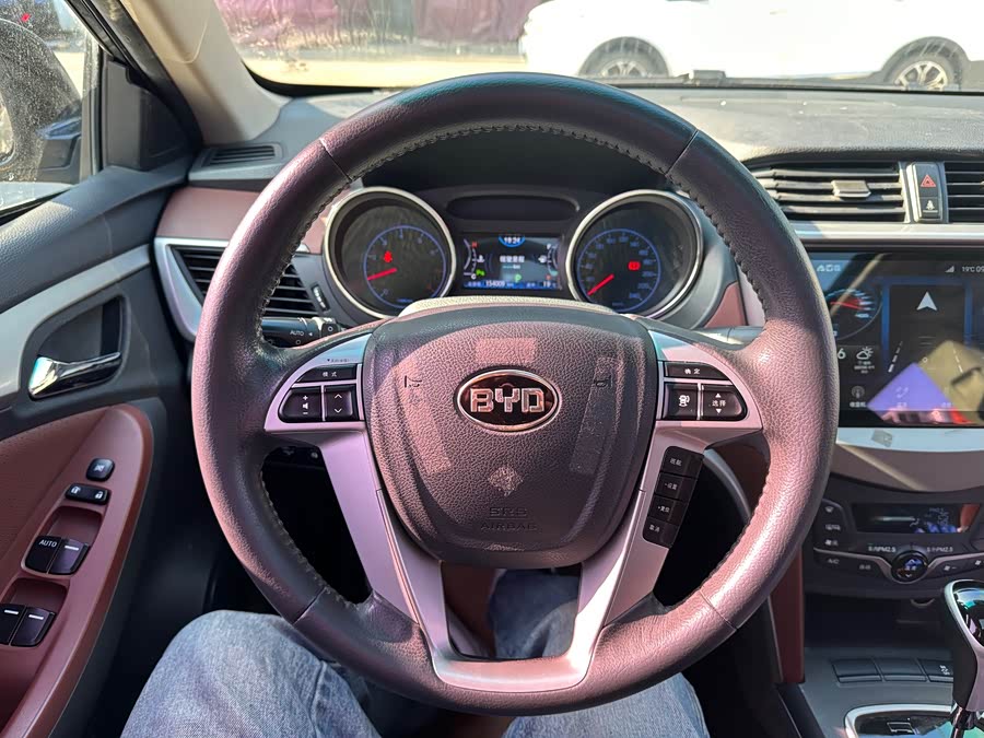 BYD G5 2016 car image #19