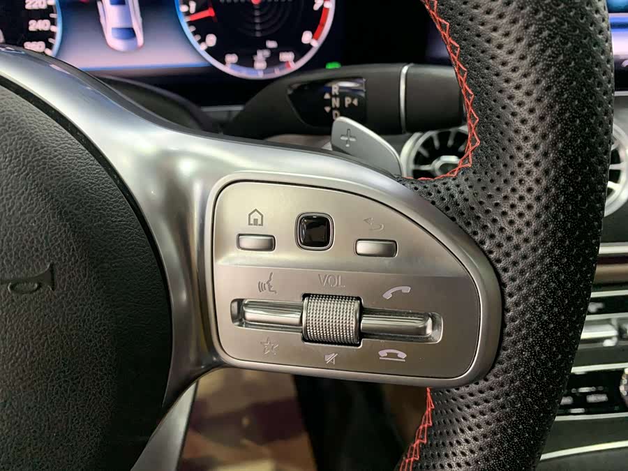 Mercedes-Benz E Class 2020 car image #19