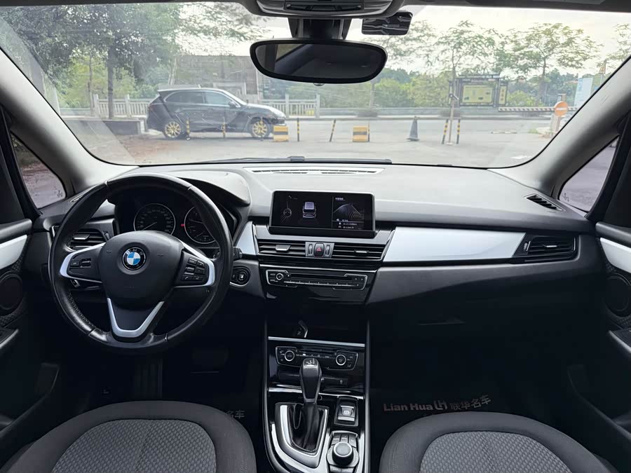 BMW 2 Series Gran Tourer 2016 immagine di auto #19
