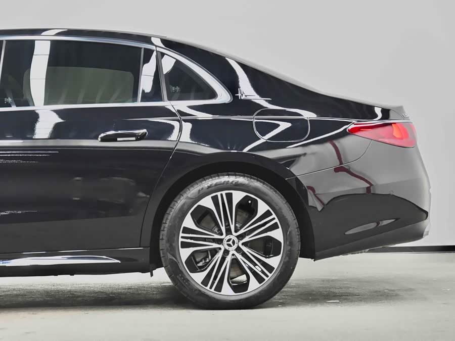 Mercedes-Benz E Class New Energy 2024 car image #19