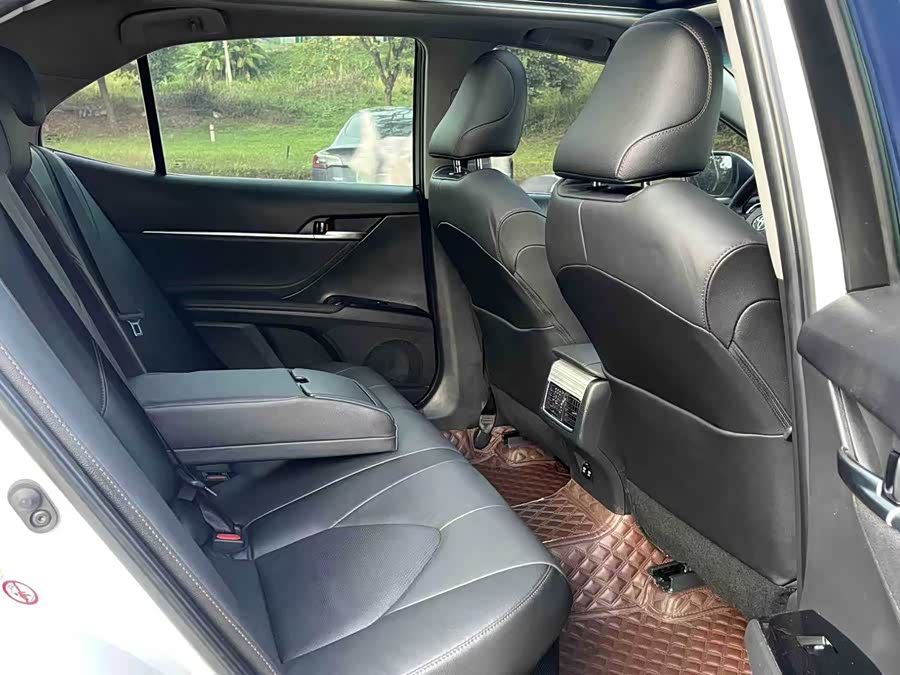 Toyota Camry 2018 car image #19