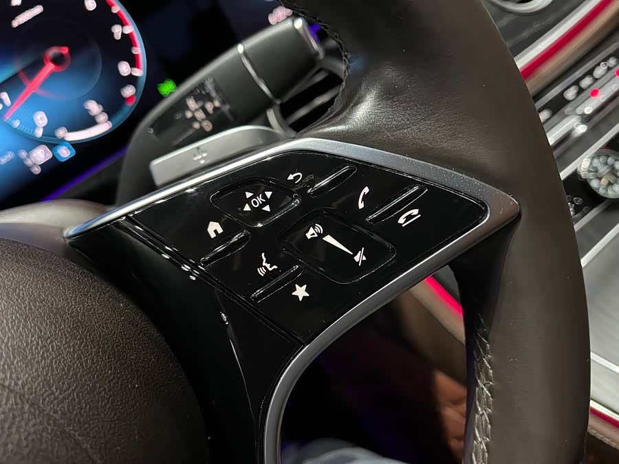 Mercedes-Benz E Class 2022 car image #19