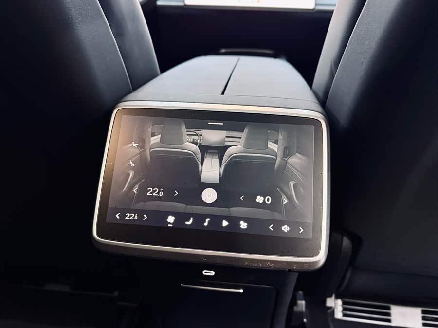 2024 car image #19