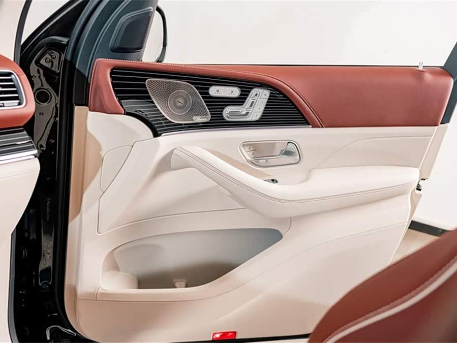 Mercedes-Benz Maybach GLS 2024 car image #19