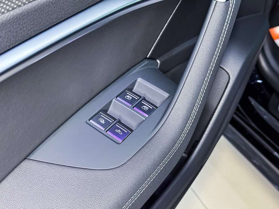 Audi A7L 2025 car image #19