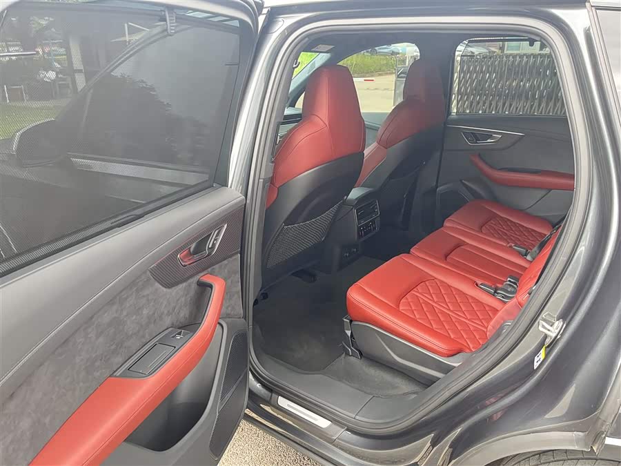 Audi SQ7 2024 immagine di auto #19