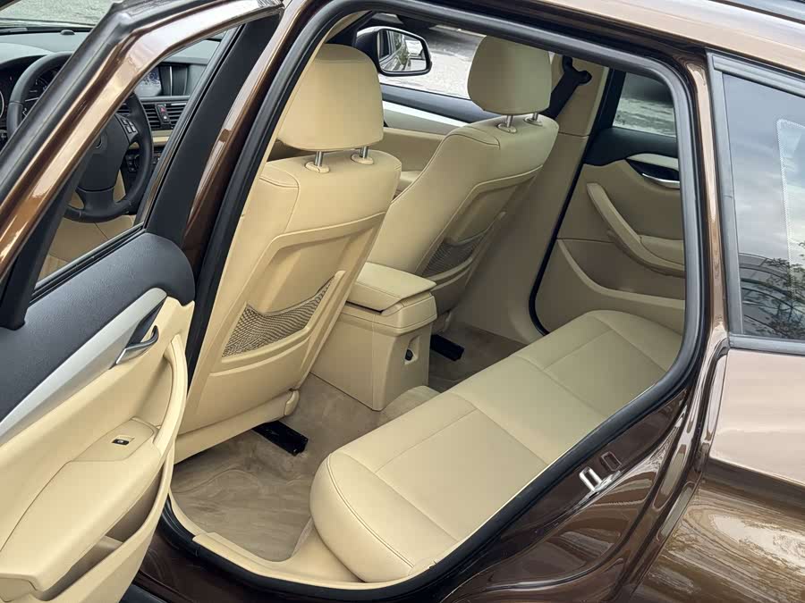 BMW X1 (Imported) 2012 car image #19