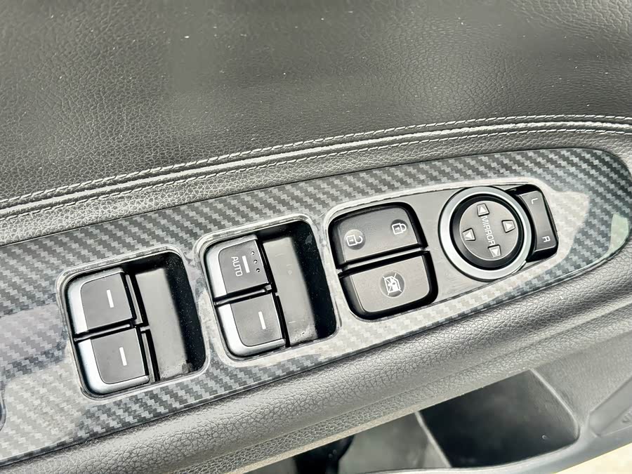 Kia K5 2018 imagem de carro #19