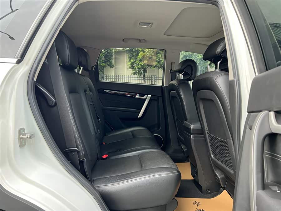 Chevrolet Captiva 2017 car image #19