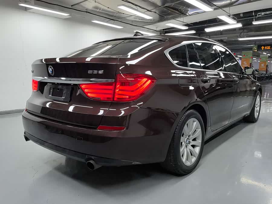 BMW 5 Series GT 2011 immagine di auto #19