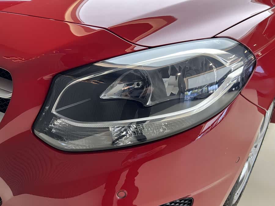 Mercedes-Benz B Class 2017 car image #19