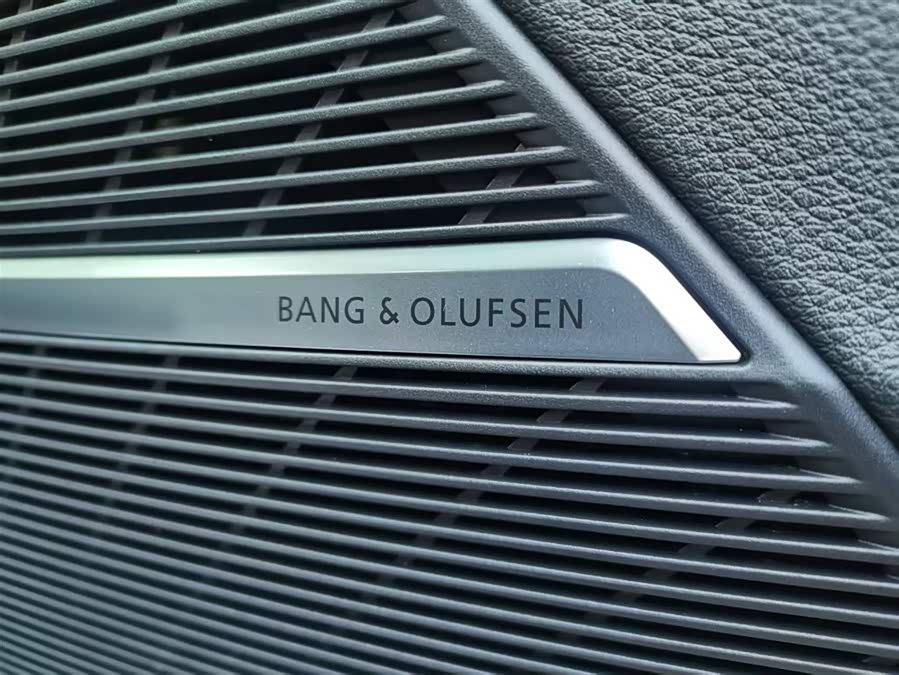 Audi Q7 2024 صورة سيارة #19