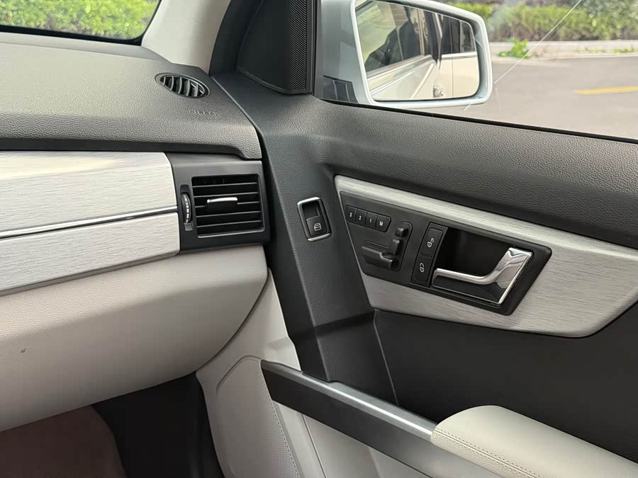 Mercedes-Benz GLK Class (Imported) 2010 car image #19