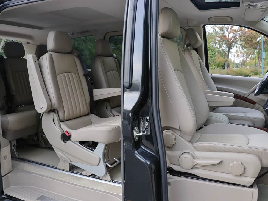 奔驰 唯雅诺 2011 汽车图片 #19