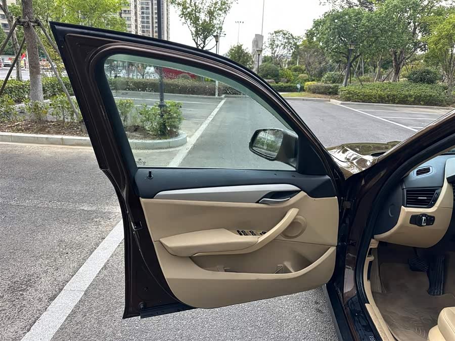 BMW X1 (Imported) 2012 car image #19