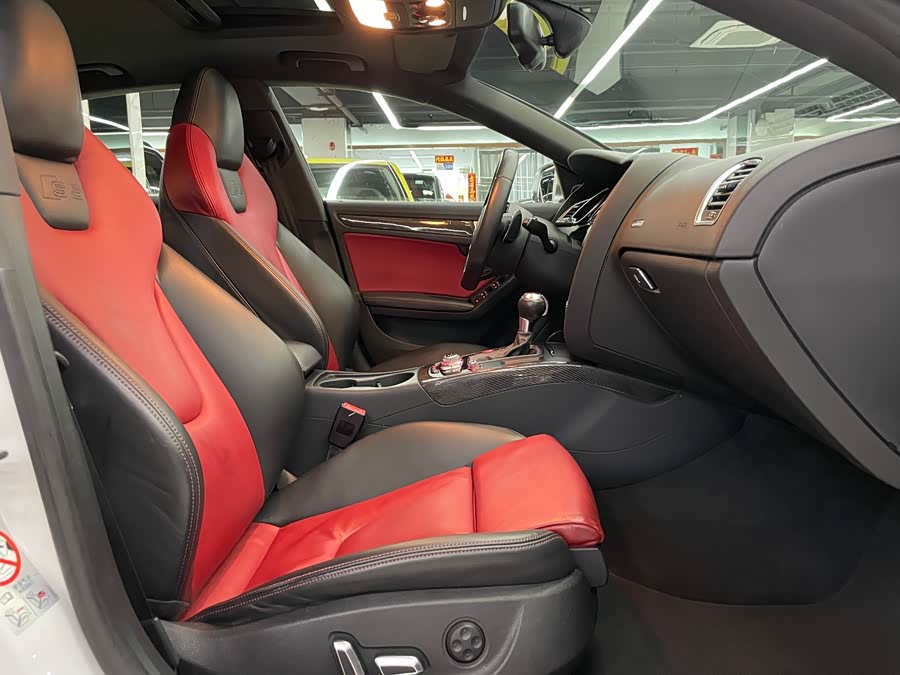 Audi S5 2014 car image #19