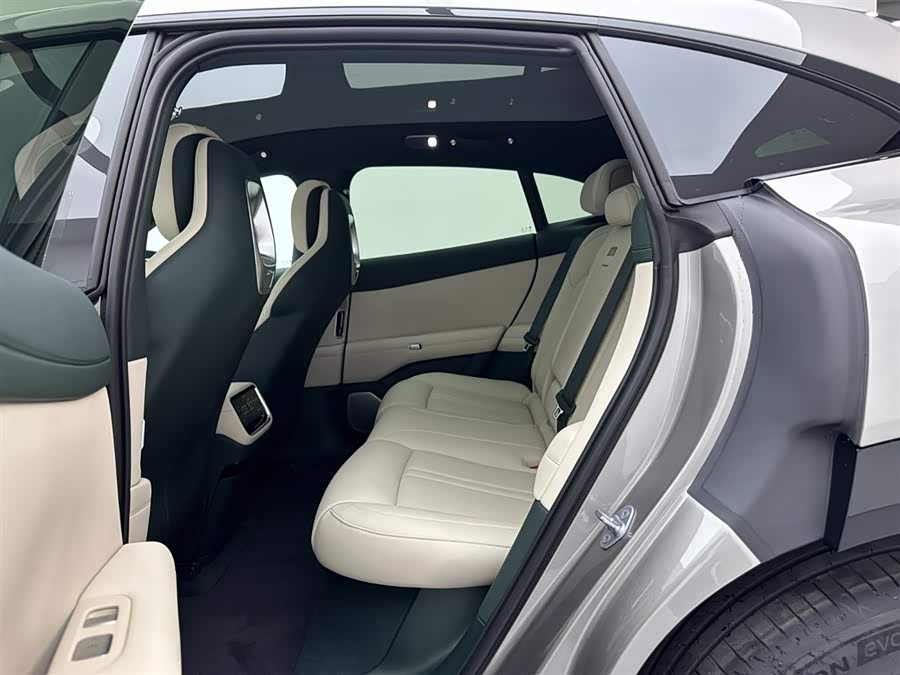 MI YU7 2025 immagine di auto #19