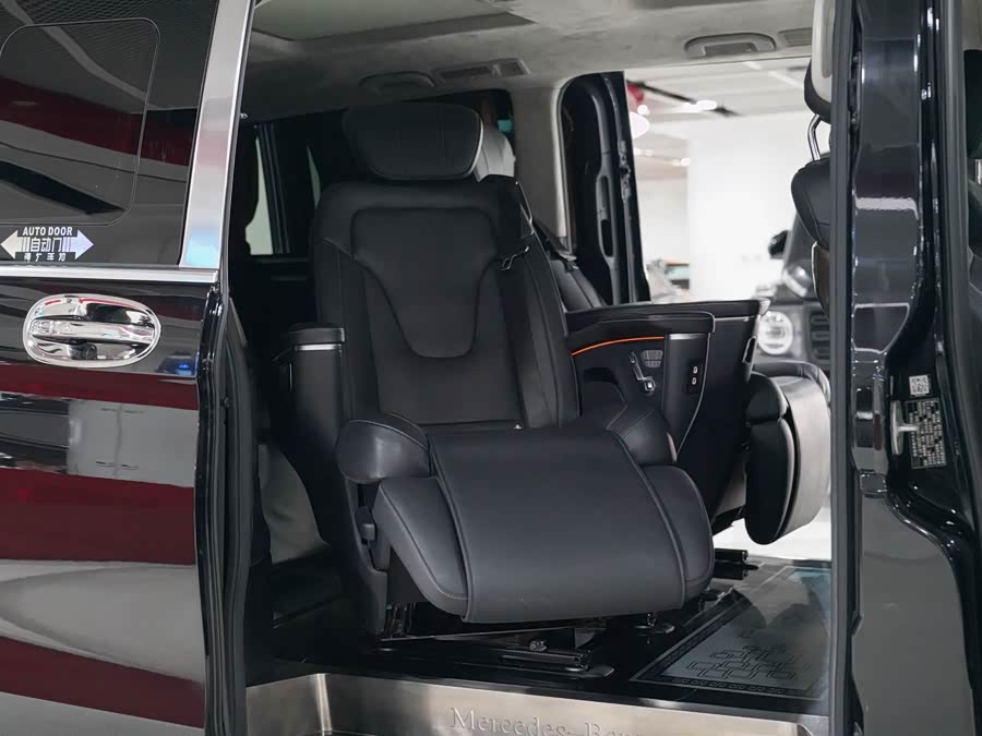 Mercedes-Benz V Class 2021 car image #19