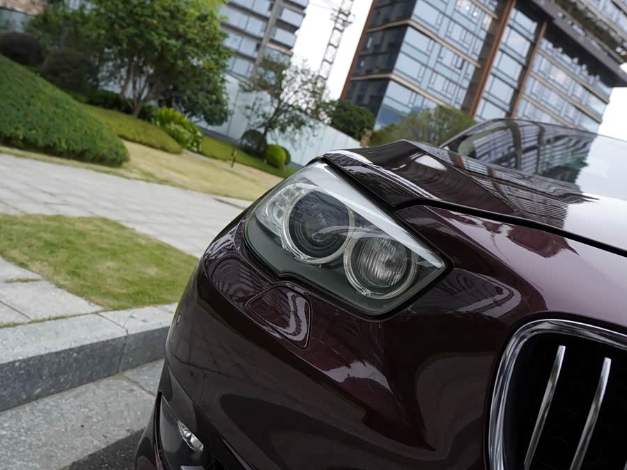 BMW 5 Series GT 2010 immagine di auto #19