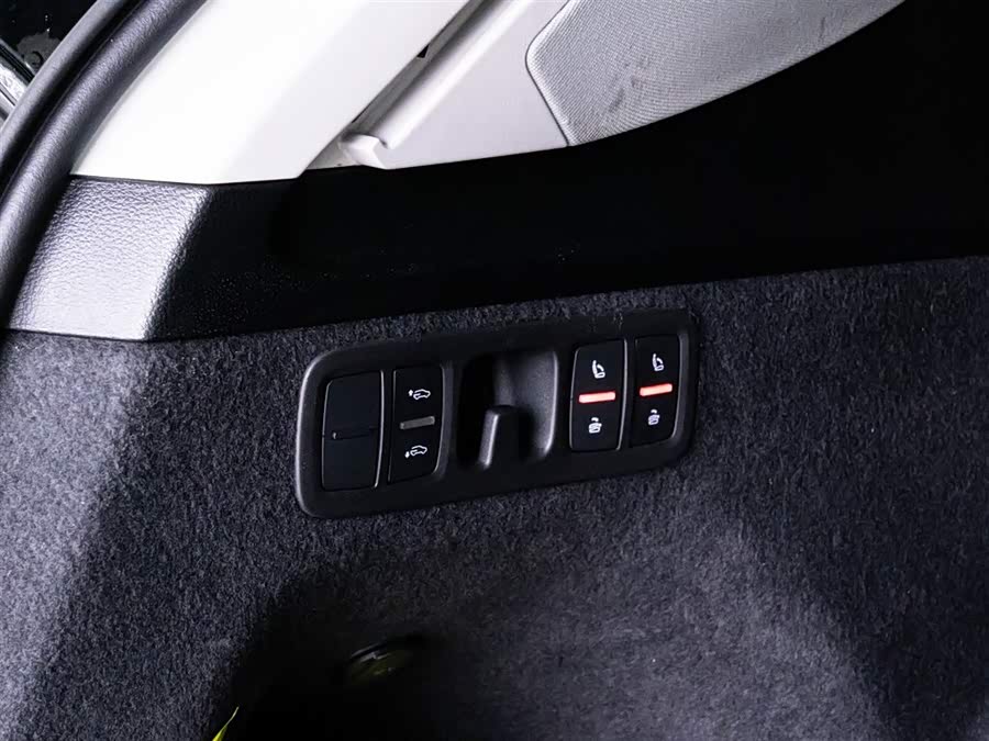 Audi Q7 2023 car image #19