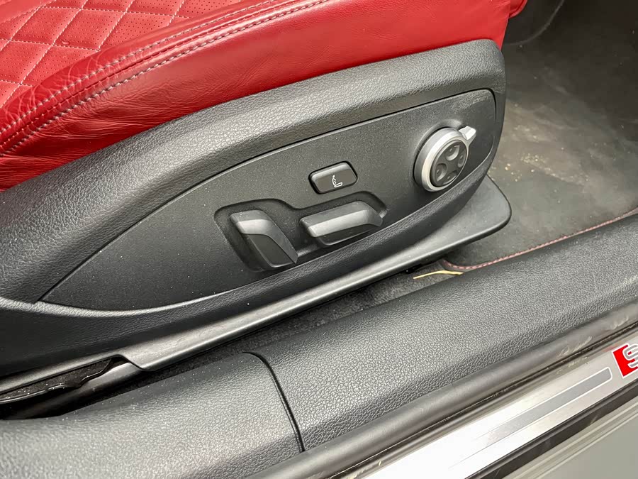 Audi S4 2020 car image #19