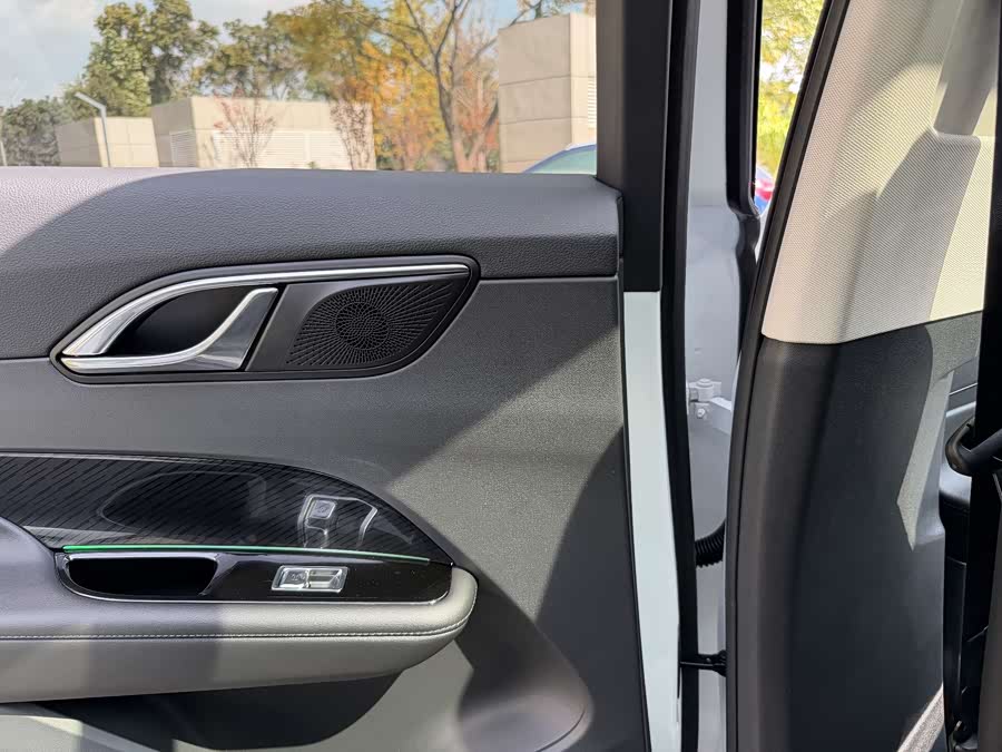 HongQi HS3 PHEV 2024 car image #19