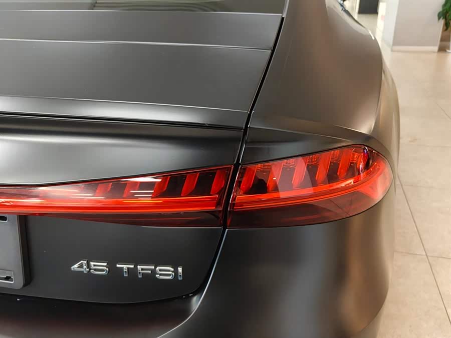 Audi A7 2022 car image #19