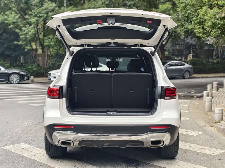 Mercedes-Benz GLB Class 2023 car image #19