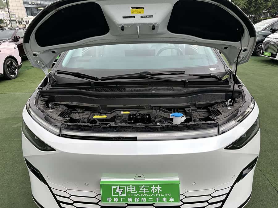 Xpeng X9 2024 immagine di auto #19