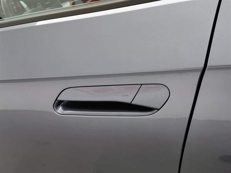 Volkswagen ID.4 X 2023 immagine di auto #19