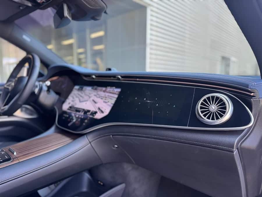 Mercedes-Benz EQS SUV 2023 car image #19