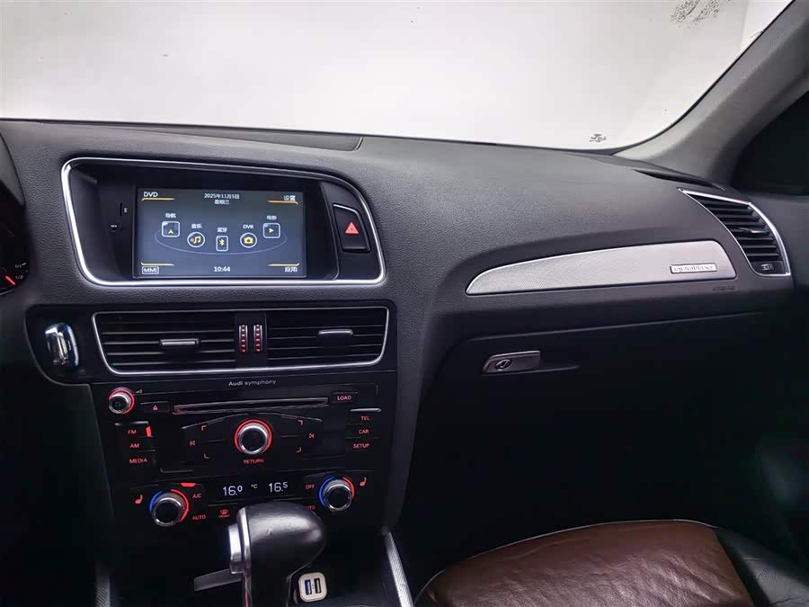 Audi Q5 2016 car image #19