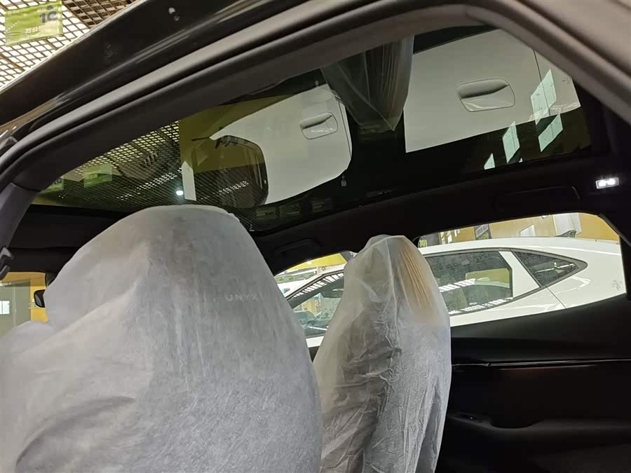 Volkswagen ID.UNYX 06 2025 image de voiture #19