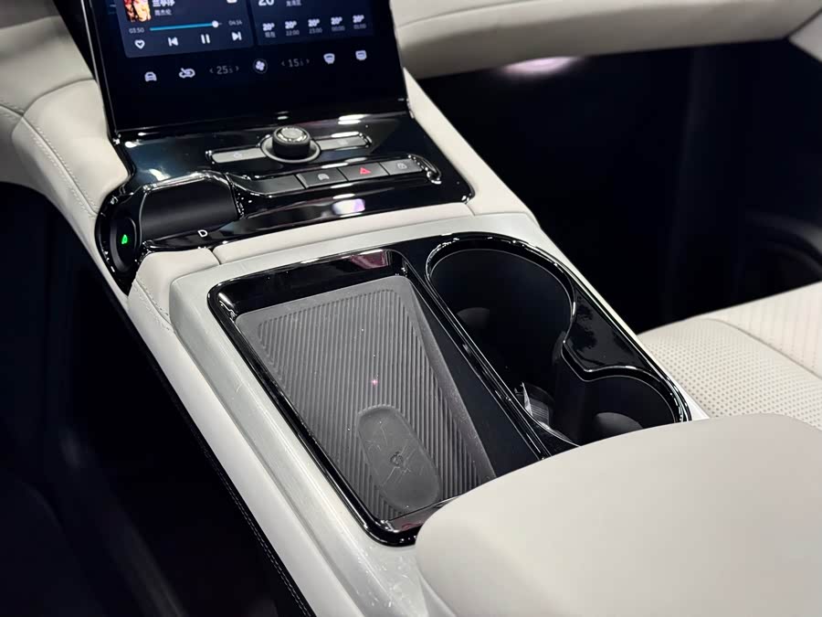 蔚来 蔚来ES8 2018 汽车图片 #19