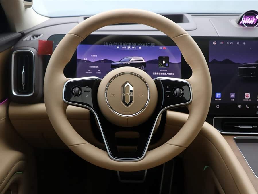 2025 car image #19