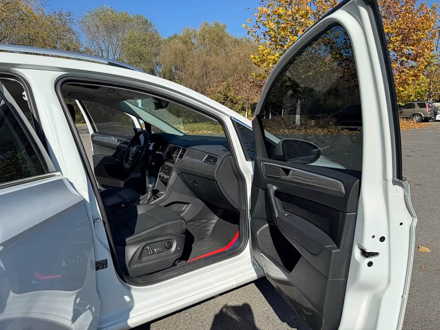 Volkswagen Golf Sportsvan 2020 car image #19