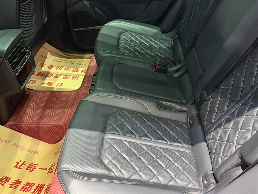 Audi Q8 2021 car image #19