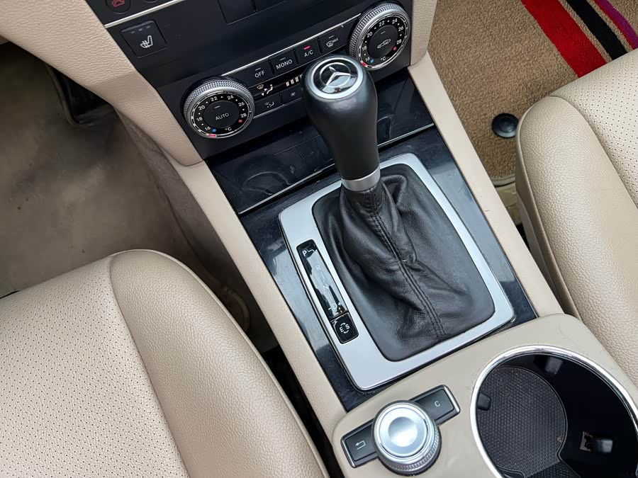 Mercedes-Benz GLK Class (Imported) 2010 car image #19