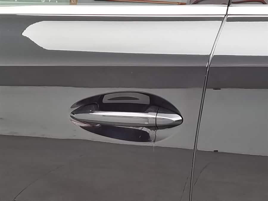 HongQi E-QM5 2023 #19 HongQi E-QM5 2023 car image #19