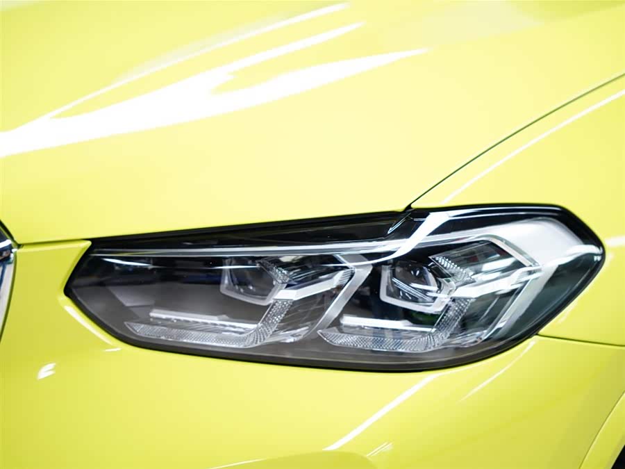 BMW X4 M 2022 immagine di auto #19