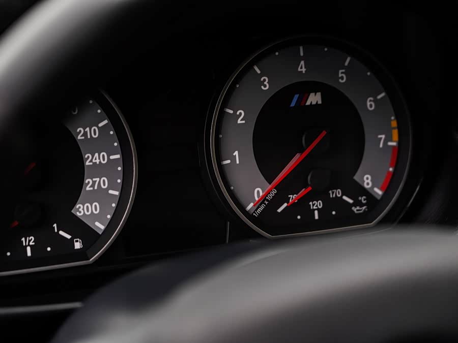 BMW 1 Series M 2012 immagine di auto #19