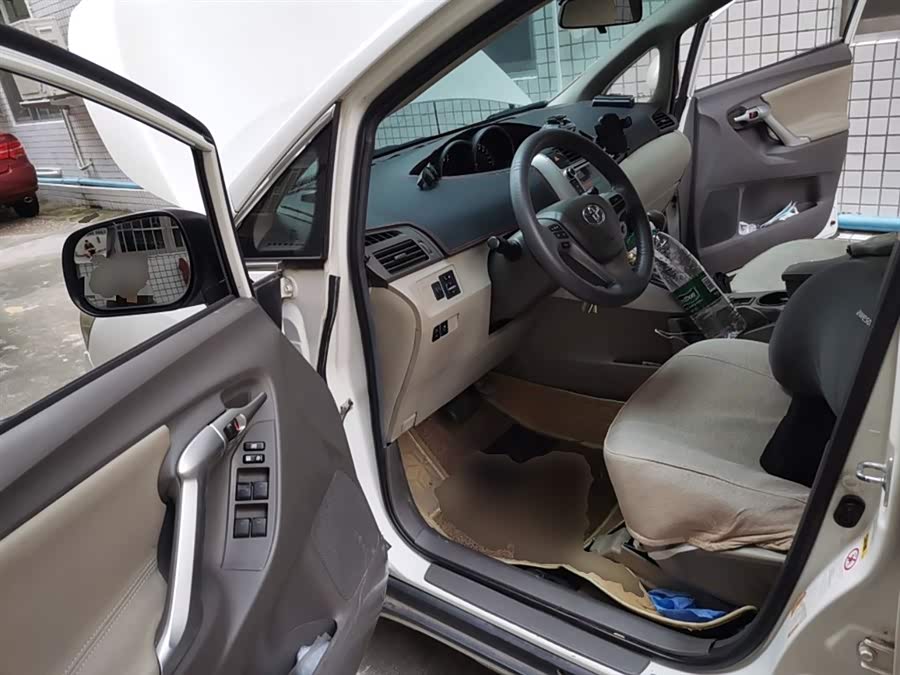 Toyota Reiz 2015 immagine di auto #19