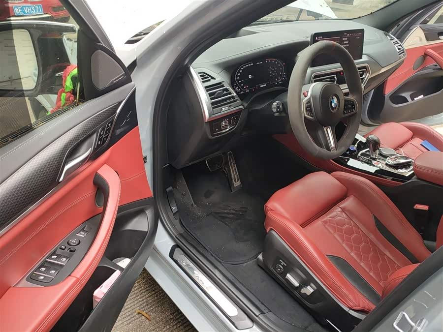 BMW X4 M 2022 car image #19