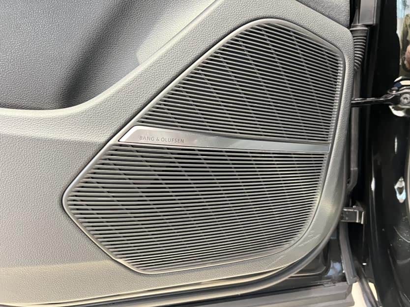 Audi SQ7 2025 #19 Audi SQ7 2025 car image #19