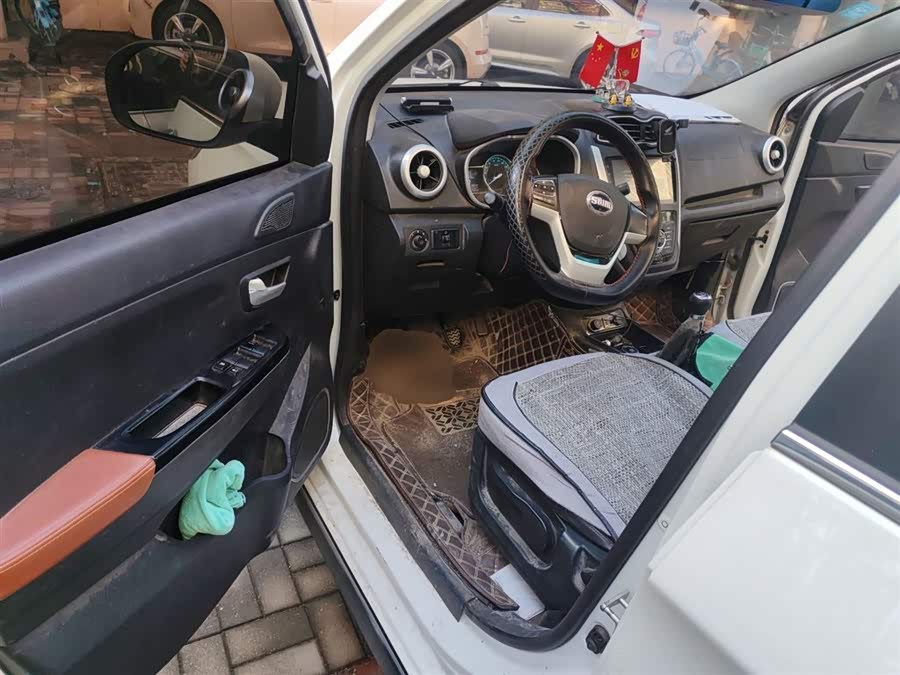 SWM X3 2019 imagen de coche #19