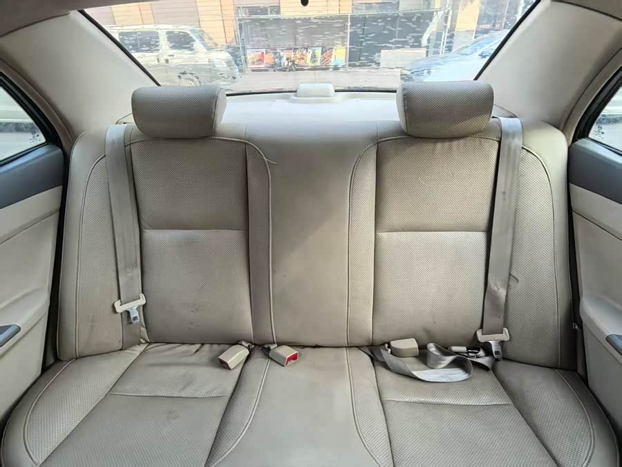 BYD L3 2012 immagine di auto #19